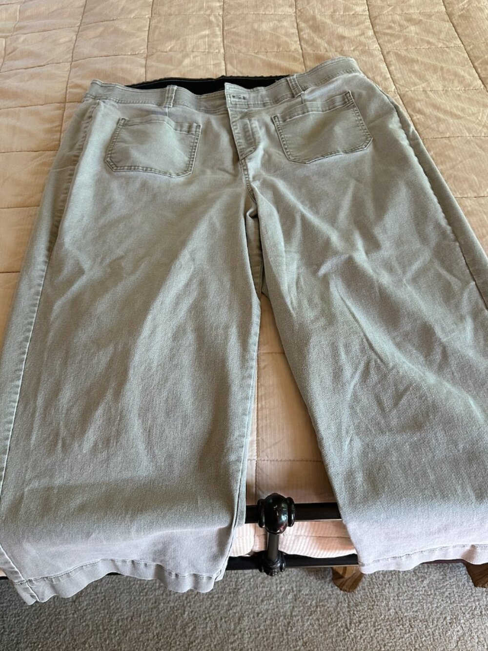 Lane Bryant Size 20 Light Olive Wide Leg Crop Pants